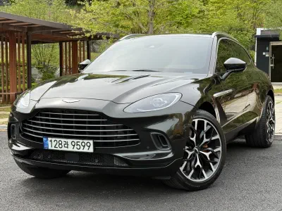 Aston Martin DBX