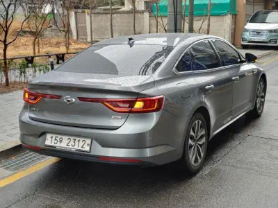 Renault SM6