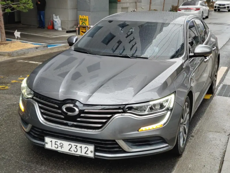 Renault SM6