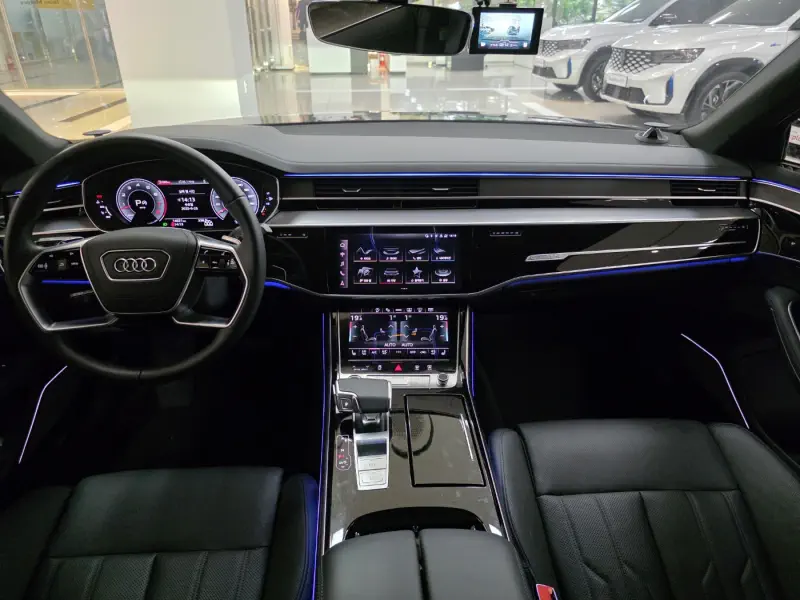 Audi A8