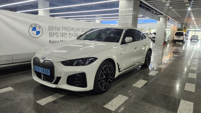 BMW i4