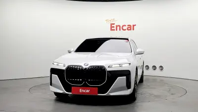 BMW i7
