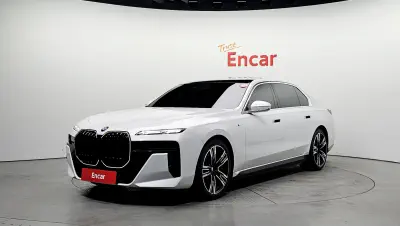 BMW i7