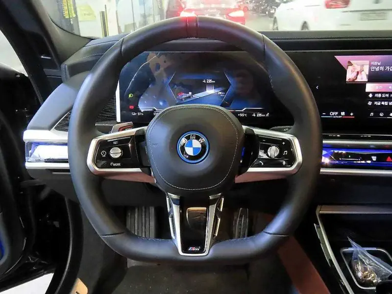 BMW i7