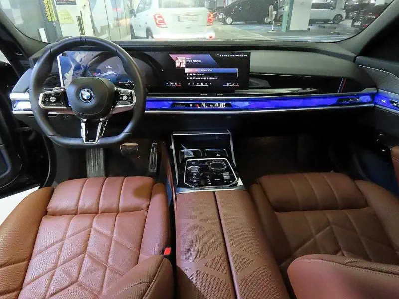 BMW i7