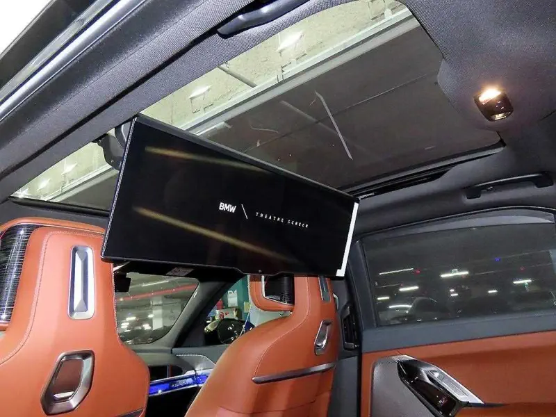 BMW i7