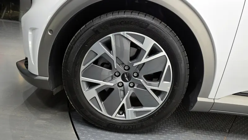 Genesis GV60