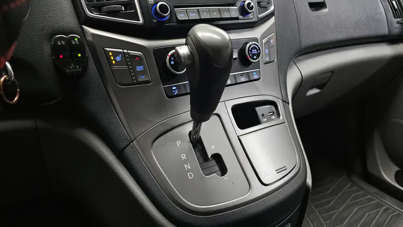 Hyundai Grand Starex