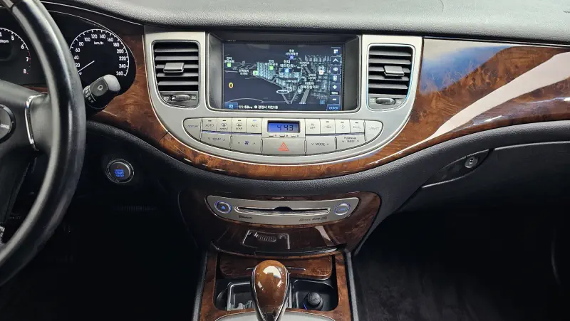 Hyundai Genesis
