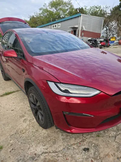 Tesla MODEL X