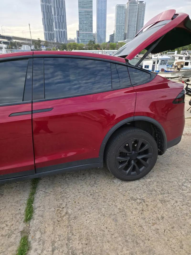 Tesla MODEL X