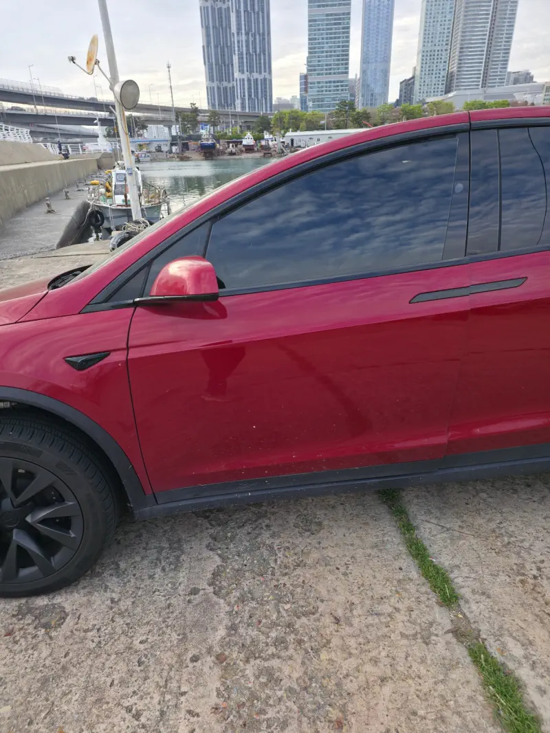 Tesla MODEL X
