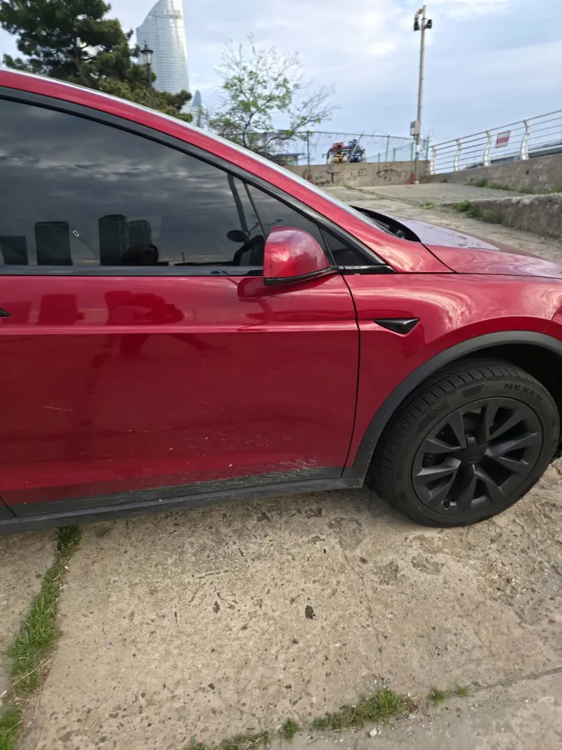 Tesla MODEL X