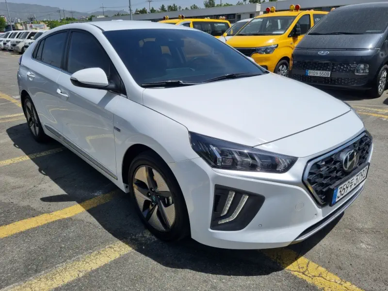 Hyundai Ioniq