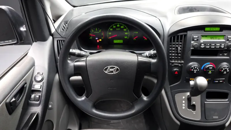 Hyundai Grand Starex