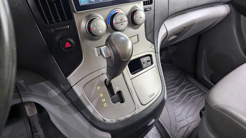 Hyundai Grand Starex