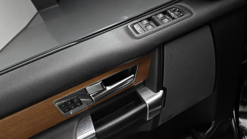 Land Rover DISCOVERY