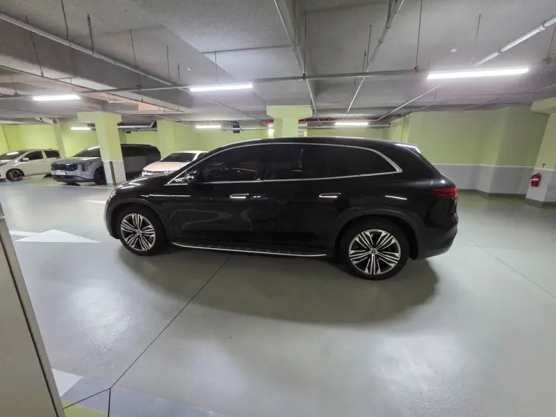 Mercedes-Benz EQS SUV