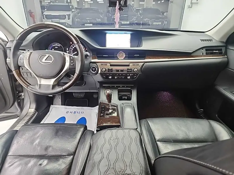 Lexus ES300h