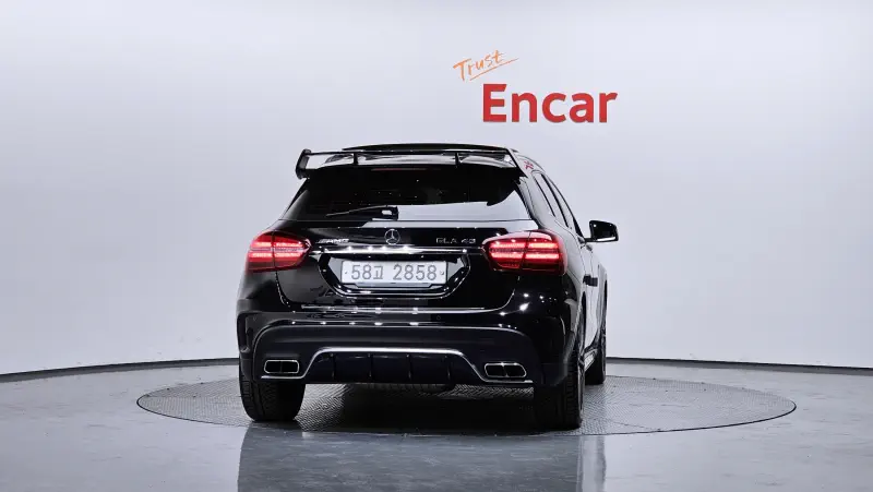 Mercedes-Benz GLA-Class