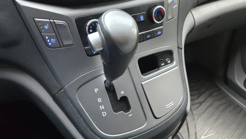 Hyundai Grand Starex