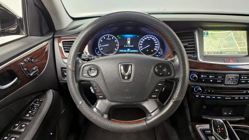 Hyundai Equus