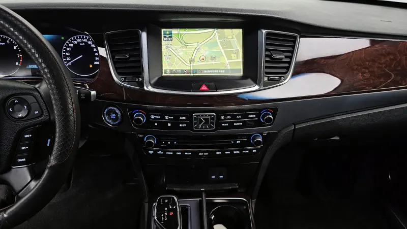 Hyundai Equus