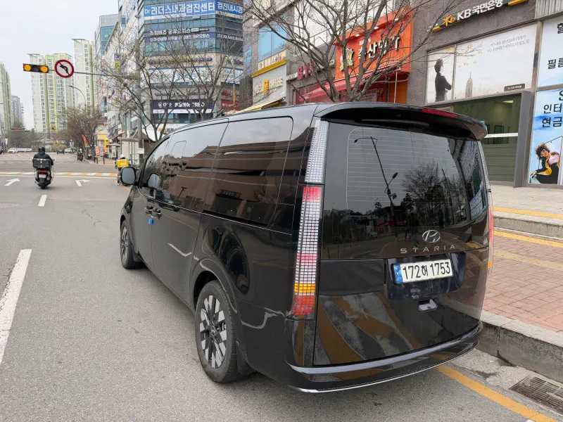 Hyundai Staria