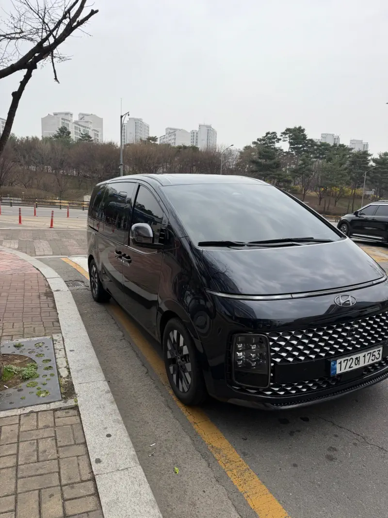 Hyundai Staria