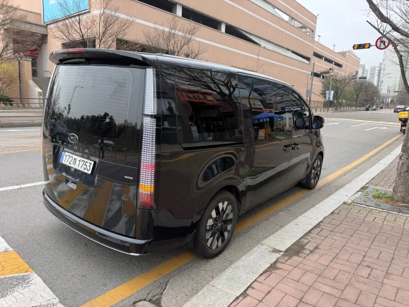 Hyundai Staria