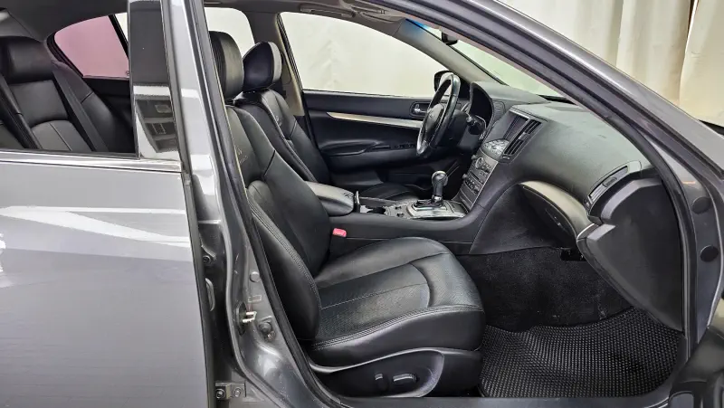 Infiniti G37