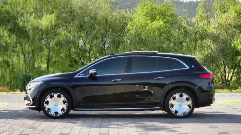 Mercedes-Benz EQS SUV