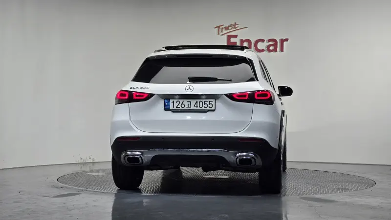 Mercedes-Benz GLA-Class