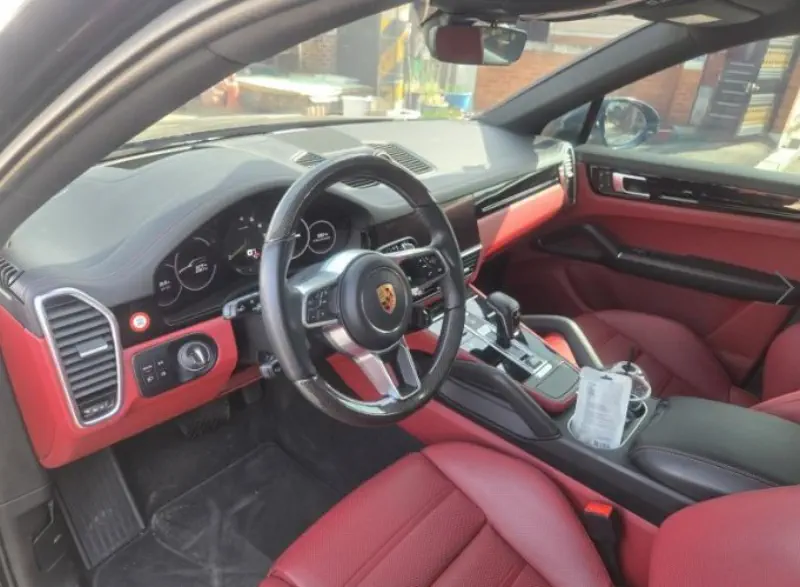 Porsche CAYENNE