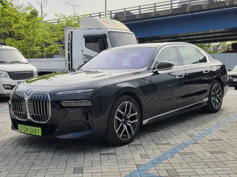 BMW 7-Series