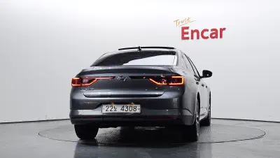 Renault SM6