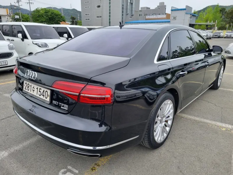 Audi A8