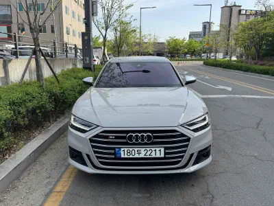 Audi S8