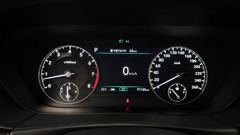 Genesis G90