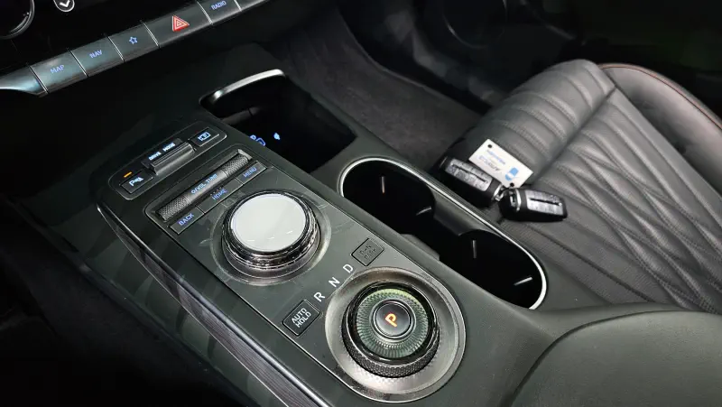 Genesis GV70