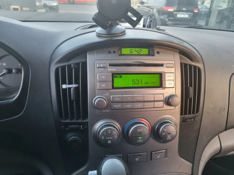 Hyundai Grand Starex