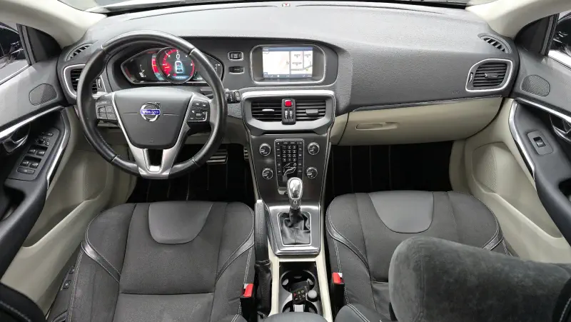 Volvo V40
