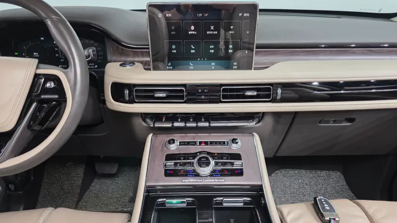 Lincoln Aviator