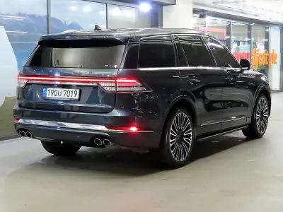 Lincoln AVIATOR