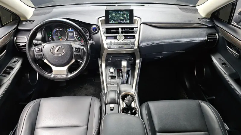 Lexus NX300h