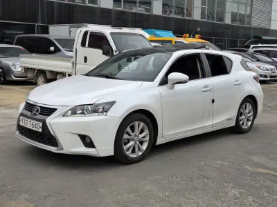 Lexus CT200h