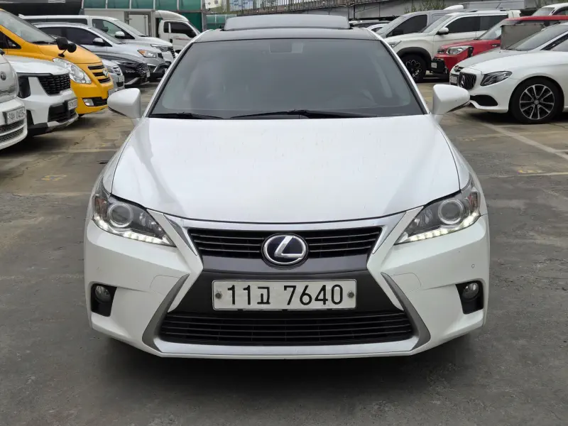 Lexus CT200h