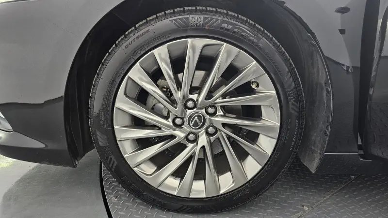 Lexus ES300h