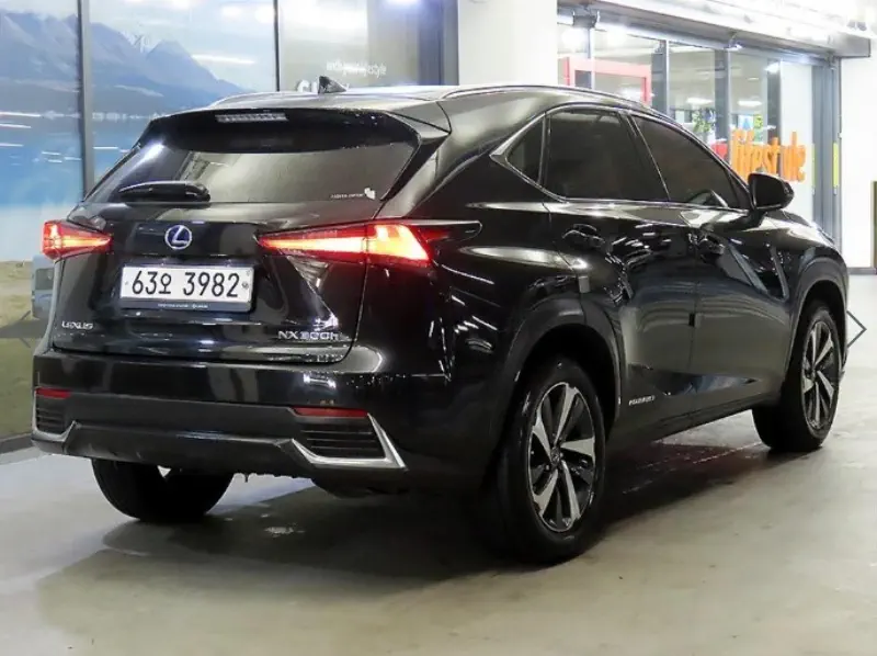 Lexus NX300h