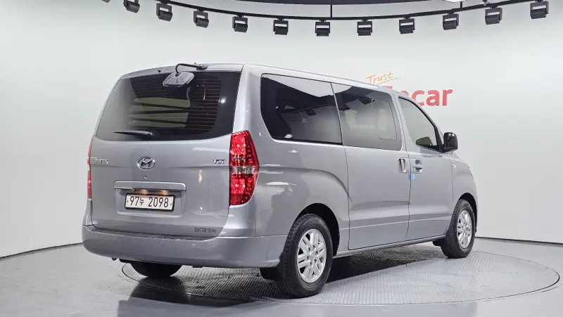 Hyundai Grand Starex